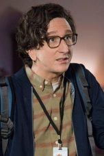 Love Season 1 Episode 1