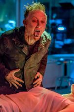 Van Helsing Season 1 Episode 1